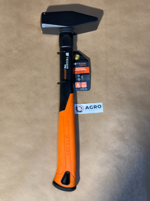 Młotek ślusarski z trzonkiem fiberglass 1500 g Extreme / TEGER Młotek ślusarski z trzonkiem fiberglass 1500 g Extreme / TEGER