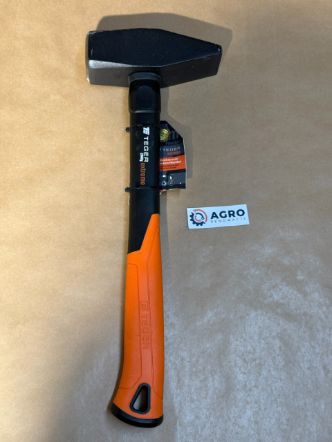 Młotek ślusarski z trzonkiem fiberglass 2000 g Extreme / TEGER Młotek ślusarski z trzonkiem fiberglass 2000 g Extreme / TEGER