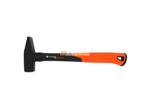 Młotek ślusarski z trzonkiem fiberglass 800 g Extreme / TEGER Młotek ślusarski z trzonkiem fiberglass 800 g Extreme / TEGER
